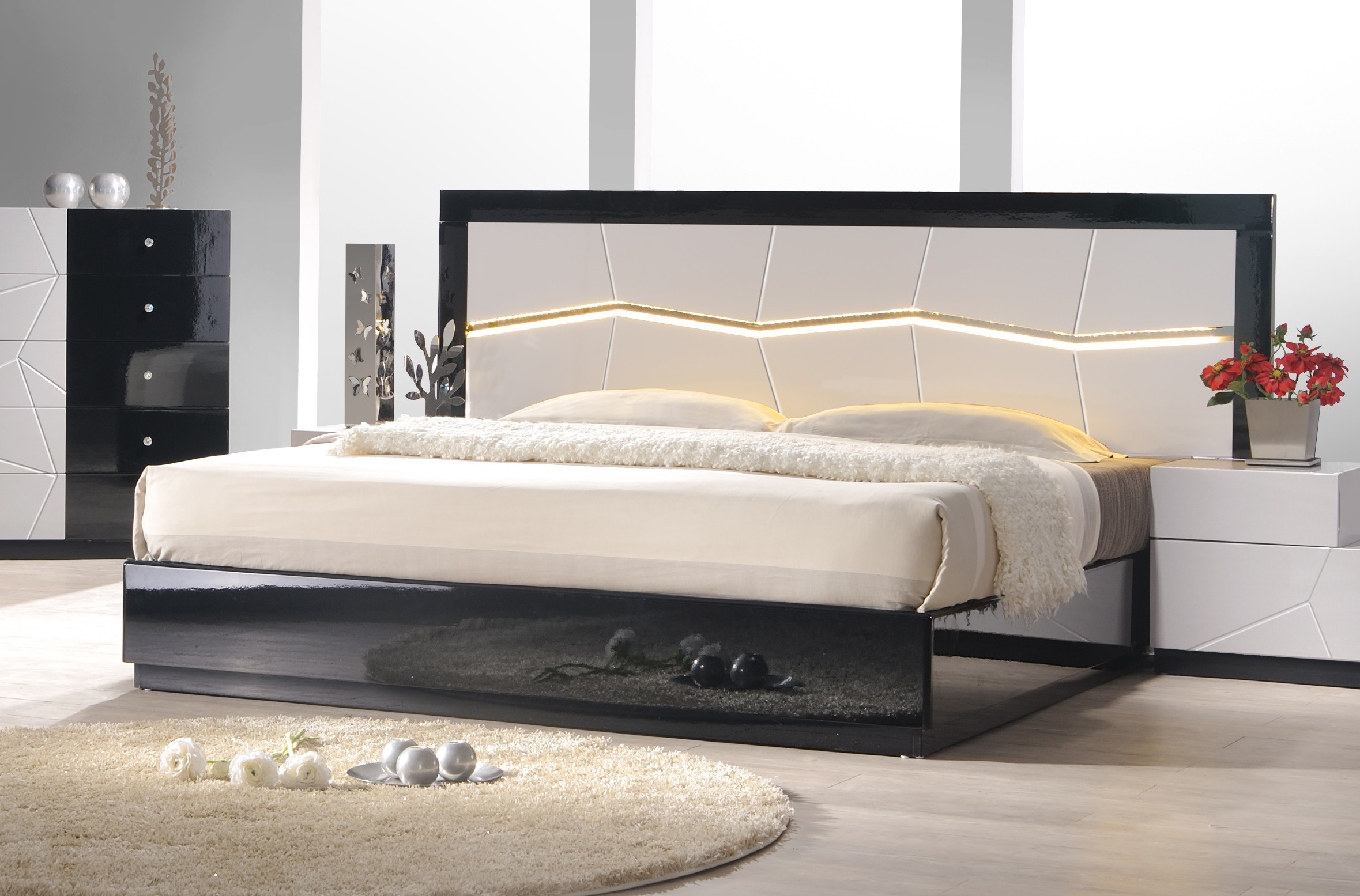Brighton Queen Bed