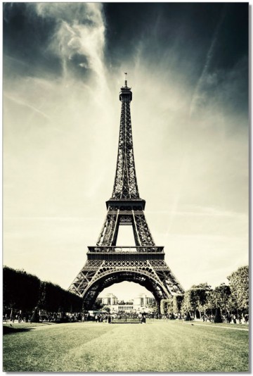Grand Eiffel Tower Wall Print